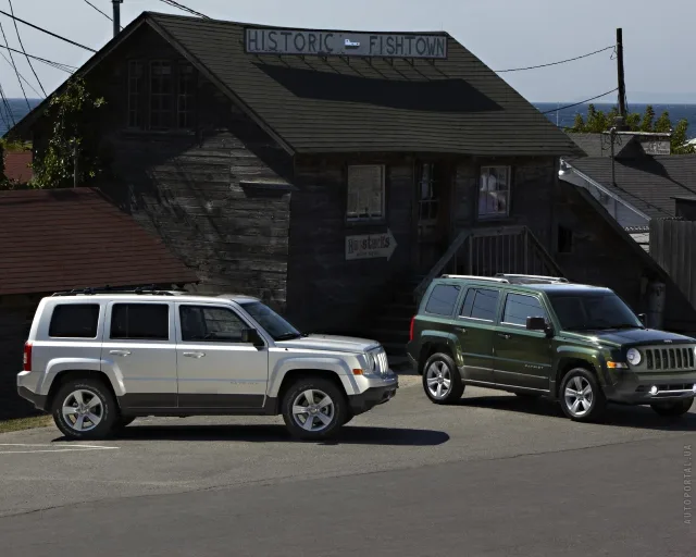 Jeep Patriot 2011 crossover — 12