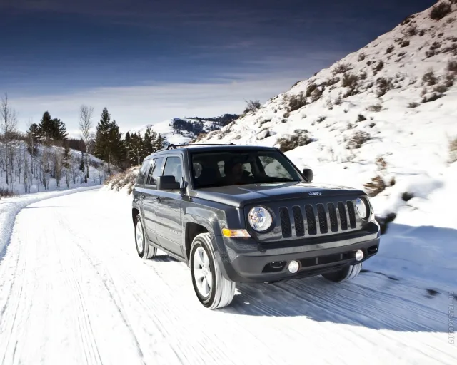 Jeep Patriot 2011 crossover — 11