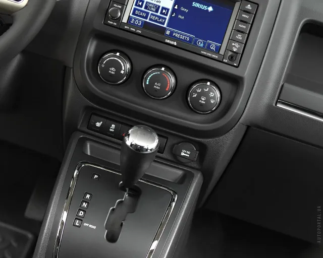 Jeep Patriot 2011 crossover — 3