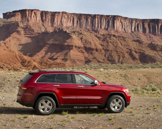 Jeep Grand Cherokee 2011 SUV — 12