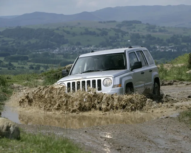 Jeep Patriot 2.4 AT Limited — 22
