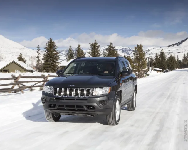 Jeep Compass 2011 кросовер — 25