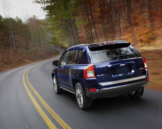 Jeep Compass 2011 кросовер — 9