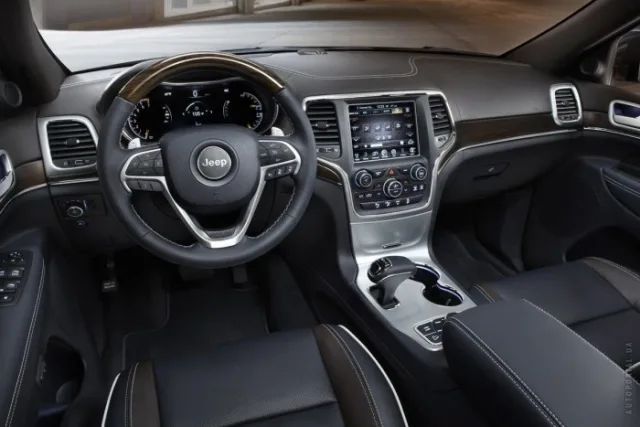 Jeep Grand Cherokee позашляховик — 8