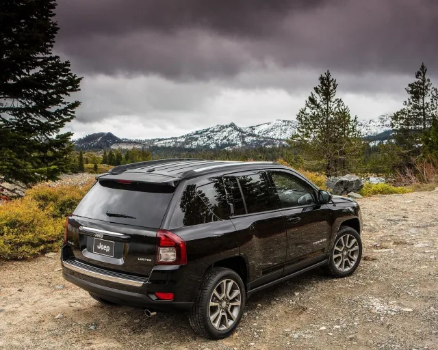 Jeep Compass 2.0 AT North — 9
