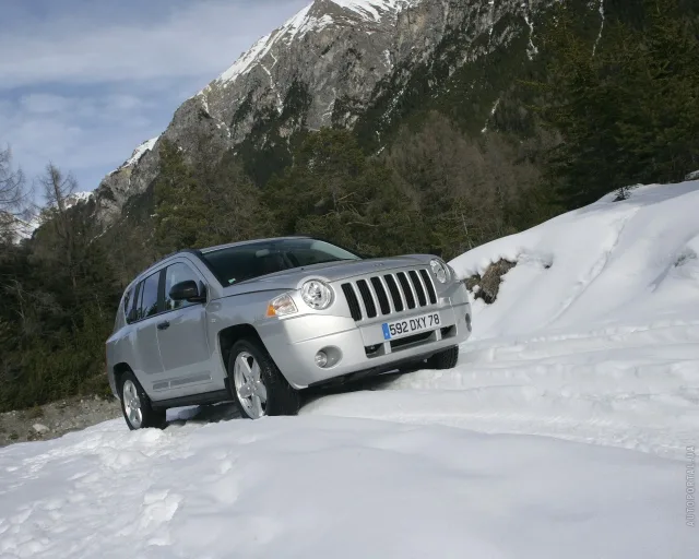 Jeep Compass 2008 кросовер — 15