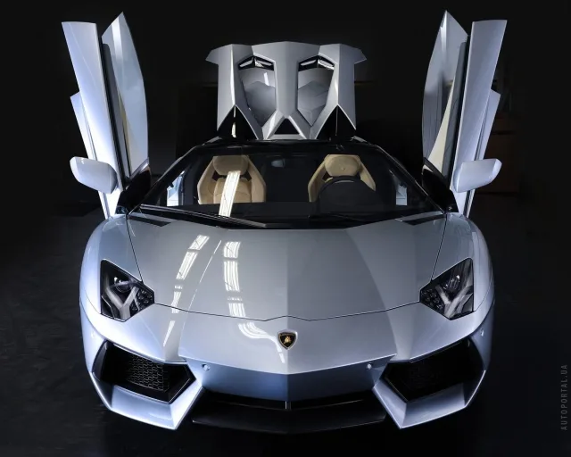 Lamborghini Aventador LP700-4 Roadster coupe convertible — 4