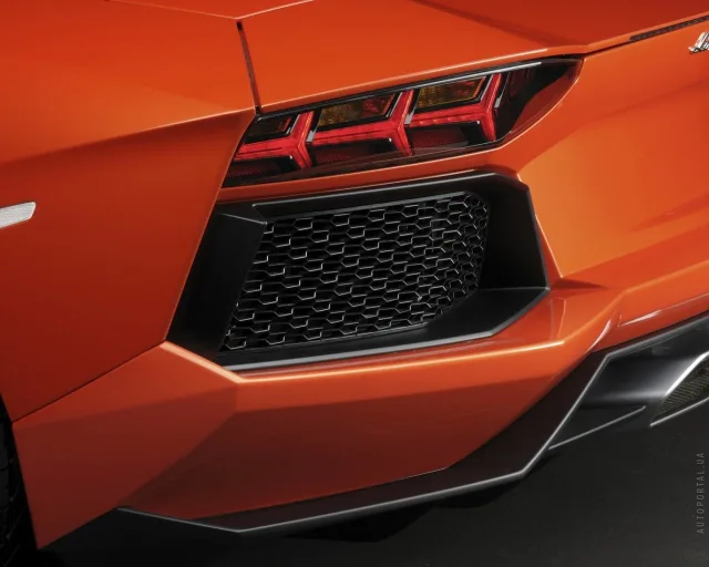 Lamborghini Aventador LP700-4 (Ламборгини Авентадор) купе — 12