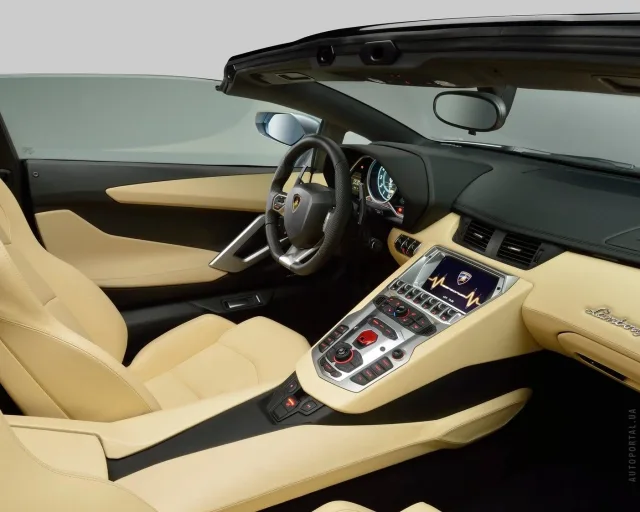 Lamborghini Aventador LP700-4 Roadster coupe convertible — 3