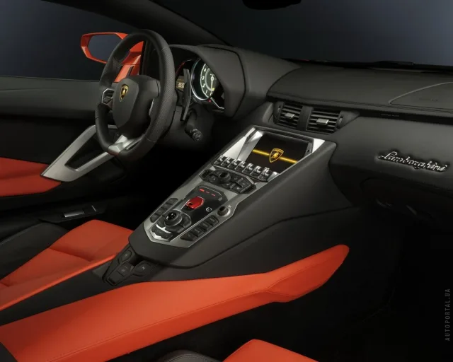 Lamborghini Aventador LP700-4 (Ламборгини Авентадор) купе — 3
