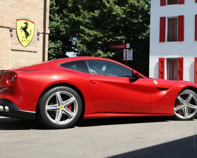 Ferrari F12 berlinetta 6.3 AT — 12