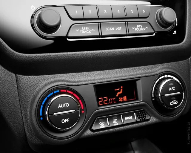 KIA Rio 2012 седан — 2