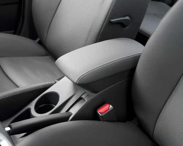 KIA pro cee'd 2008 3-door hatchback — 4