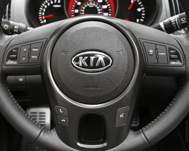 KIA Cerato Koup 2009 купе — 15