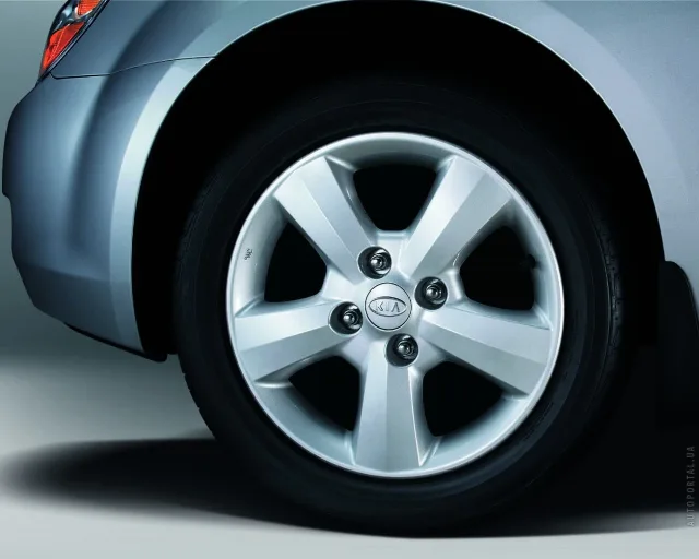 KIA Cerato 2.0 MT EX — 23