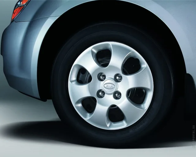 KIA Cerato 2.0 MT EX — 22