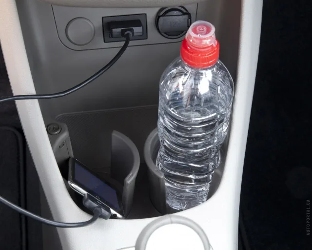 KIA Picanto 2011 хетчбек — 4