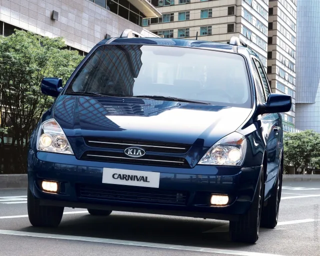 KIA Carnival мінівен — 25