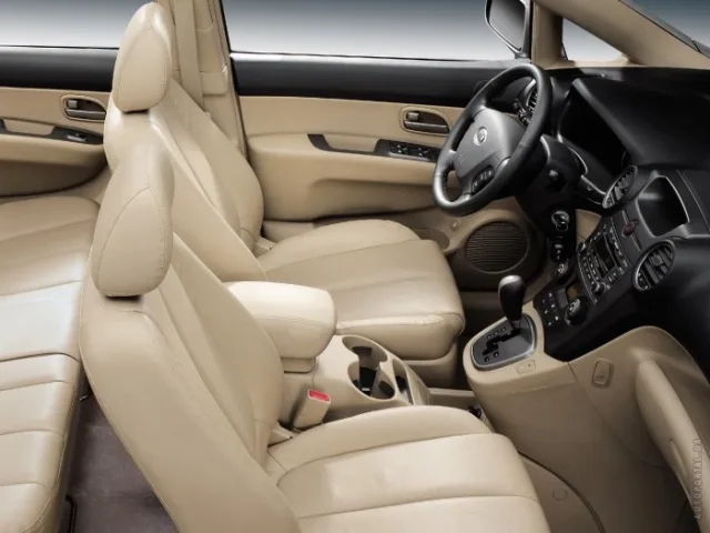 KIA Carens 2.0 AT Mid — 10
