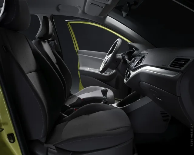 KIA Picanto 2011 хетчбек — 3