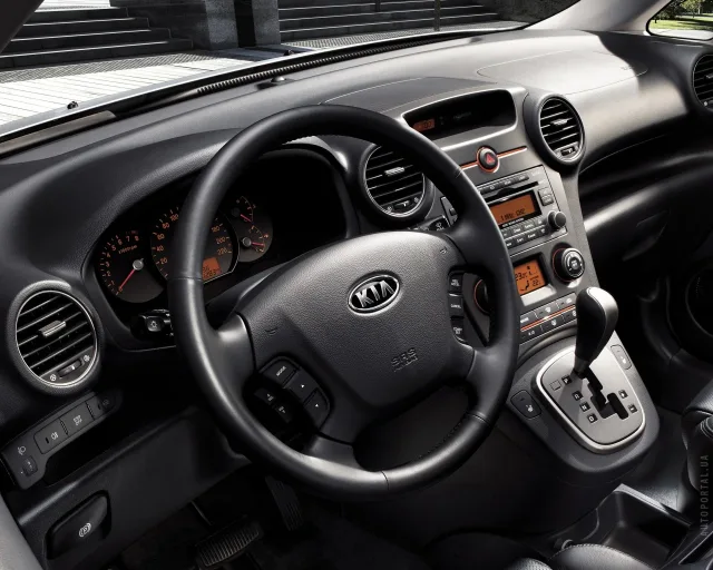KIA Carens 2.0 AT Mid — 9