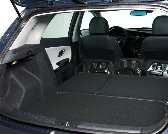 KIA Cee’d JD F/L 2012 hatchback — 9