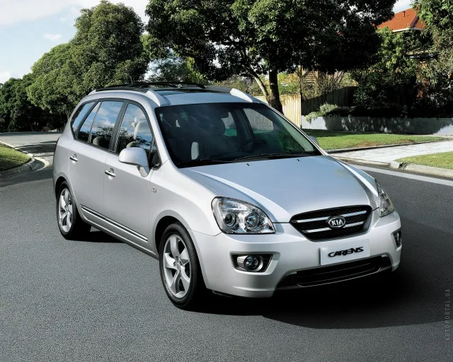 KIA Carens 2.0 AT Mid — 17