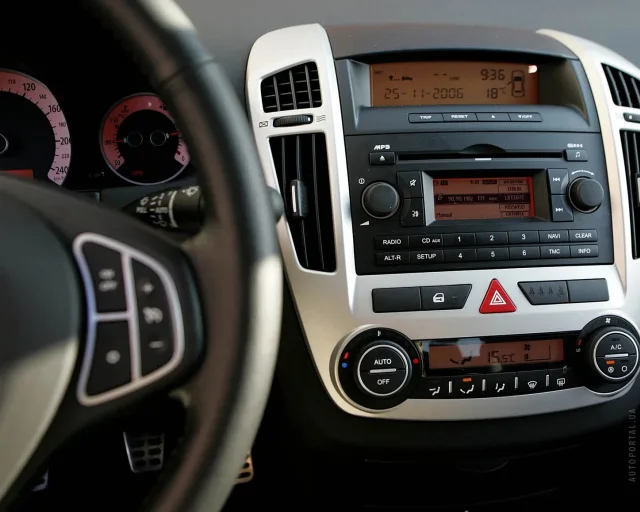 KIA Cee'd 2007 (КИА Сид) хэтчбек — 12