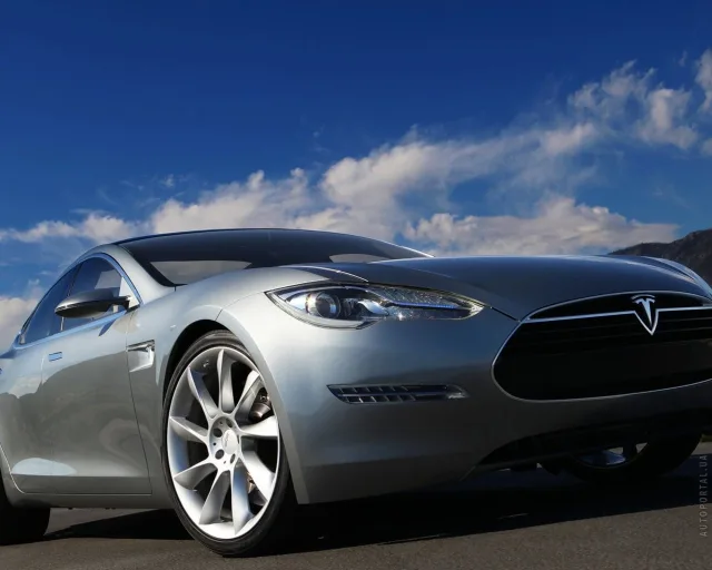 Tesla Model S (40 kW/h) AT — 8
