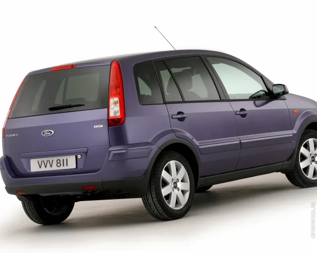 Ford Fusion 1.6 MT Comfort — 8