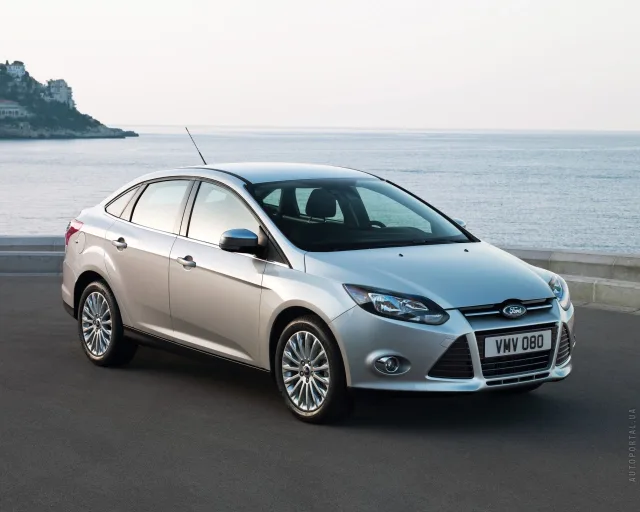 Ford Focus III 2013 sedan — 23