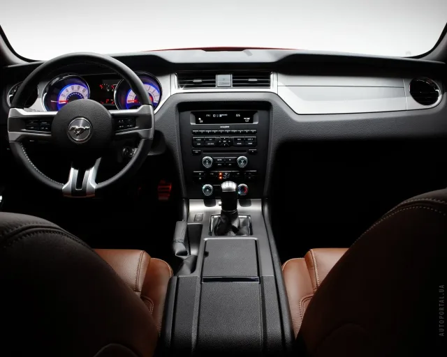 Ford Mustang 4.6 AT — 21