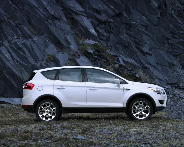 Ford Kuga 2008 crossover — 17