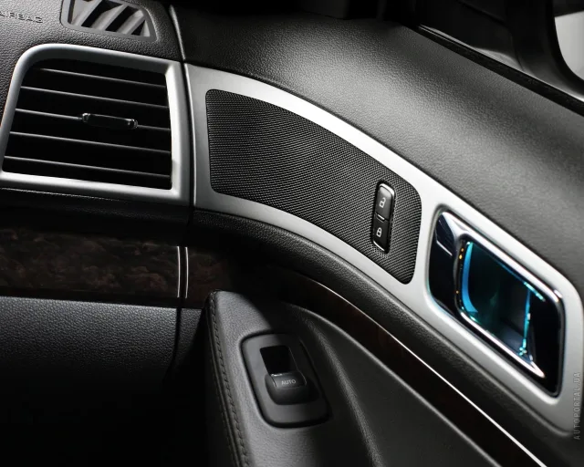 Ford Explorer 3.5 AT — 19
