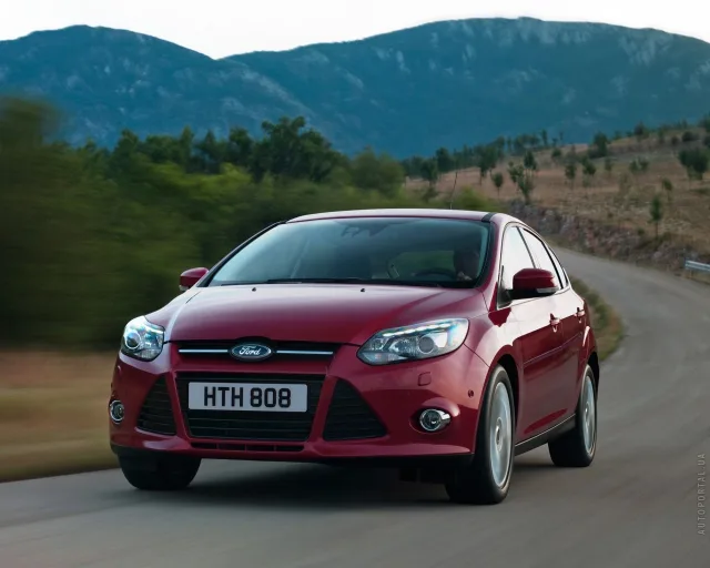 Ford Focus 1.0 Ecoboost MT Trend Plus — 24