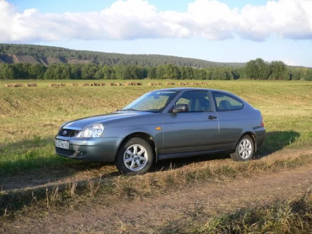 Lada Priora Coupe 3-дверний хетчбек — 3