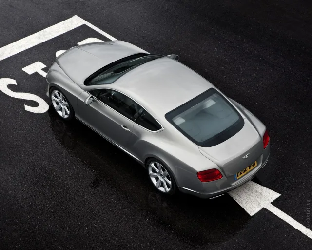 Bentley Continental GT 2011 (Бентли Континенталь ГТ) купе — 16