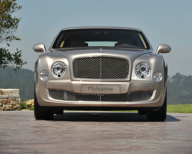 Bentley Mulsanne 2009 седан — 20