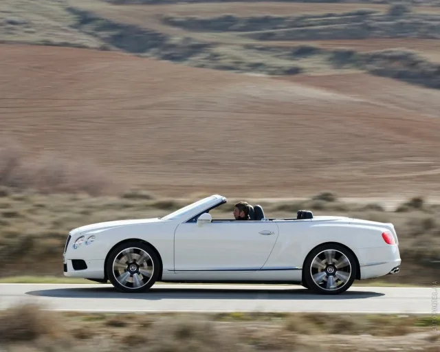 Bentley Continental GTC convertible — 18