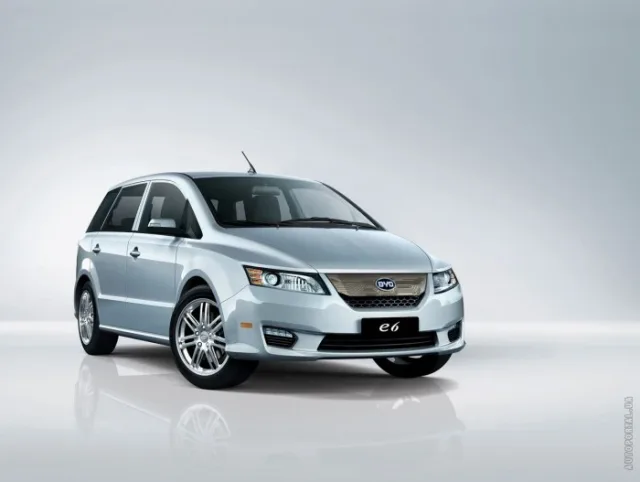 BYD E6 5-дверний хетчбек — 3