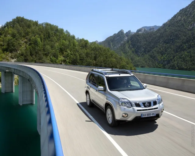 Nissan X-Trail 2.5 AT LE-DE — 10