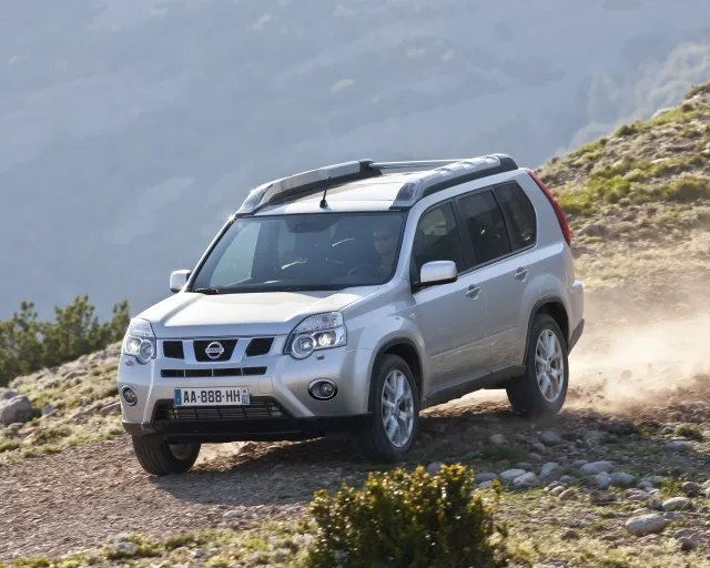 Nissan X-Trail 2.5 AT LE-DE — 18