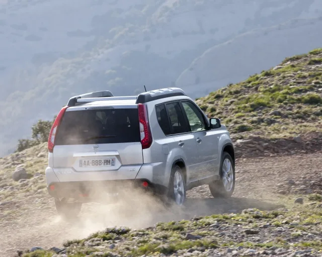 Nissan X-Trail 2.5 AT LE-DE — 9