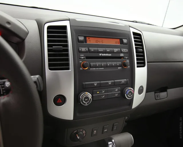 Nissan Xterra 4.0 MT X — 8