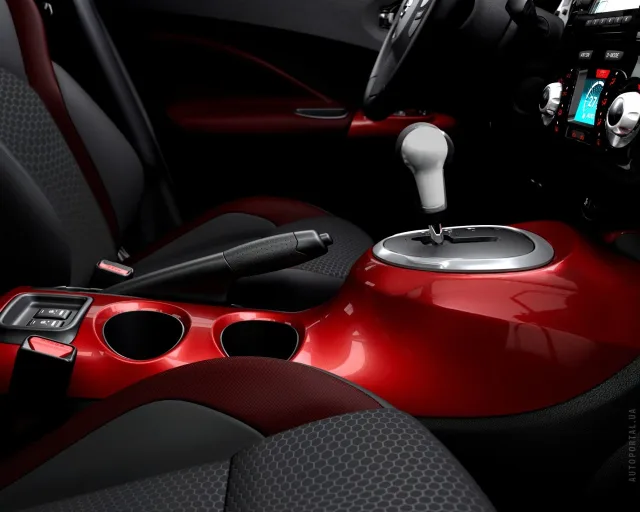 Nissan Juke 1.6 MT Base — 13