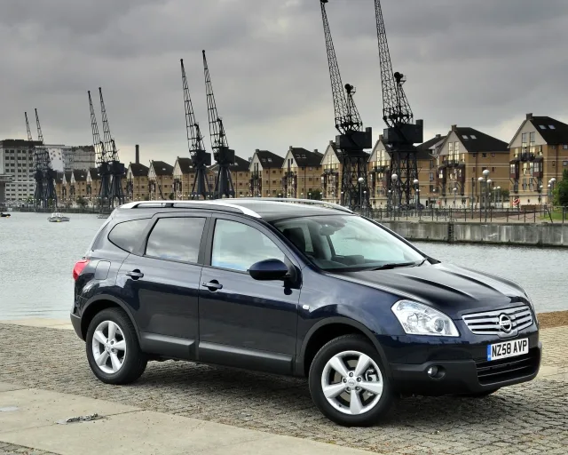 Nissan Qashqai+2 2.0 MT Tekna Pack+ — 21