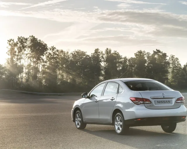 Nissan Almera 2012 sedan — 23