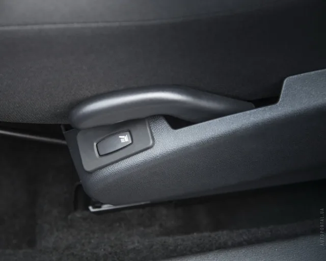 Nissan Almera 2012 sedan — 6