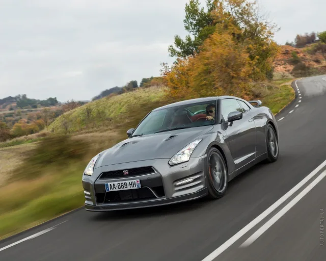 Nissan GT-R 2013 coupe — 13