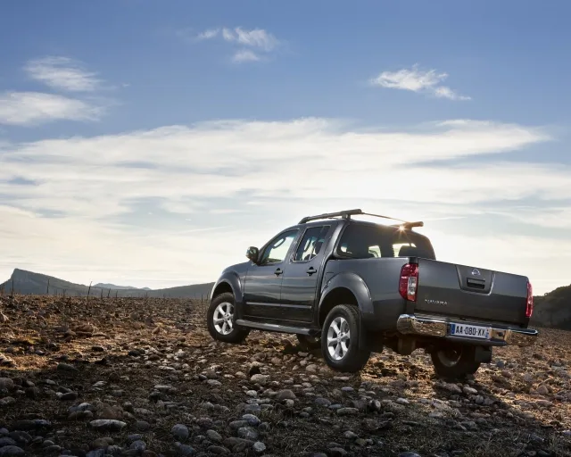 Nissan Navara 2010 — 10